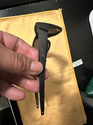 Gafas de sol negras y marrones