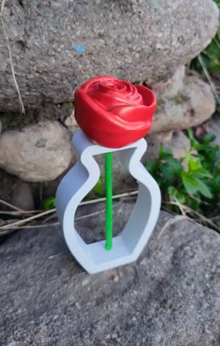 Escultura Rosa Minimalista Roja y Blanca