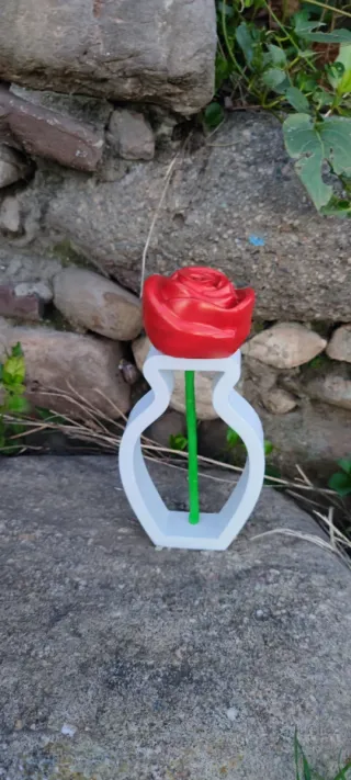 Escultura Rosa Minimalista Roja y Blanca