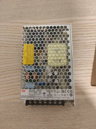 Fuente de Alimentación Mean Well LRS-150-24