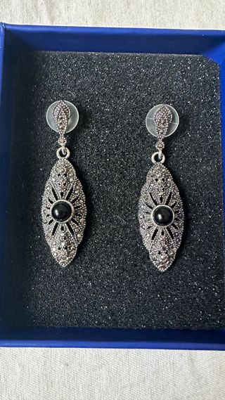 Pendientes largos vintage plateados y negros