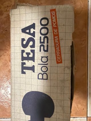 Manija de puerta negra