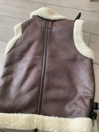 Chaleco ONLY efecto piel y borreguito