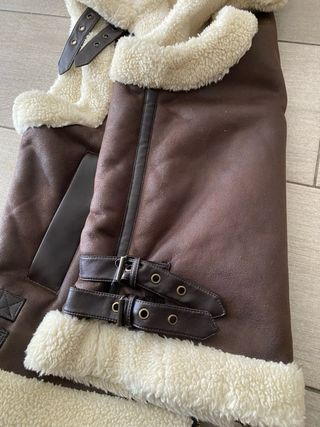 Chaleco ONLY efecto piel y borreguito