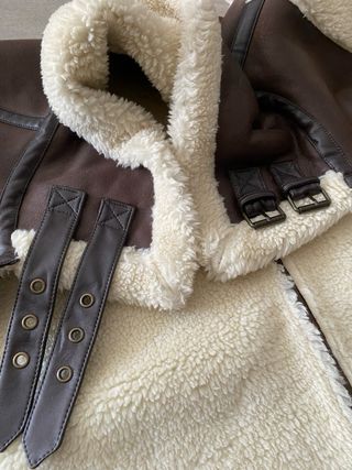 Chaleco ONLY efecto piel y borreguito