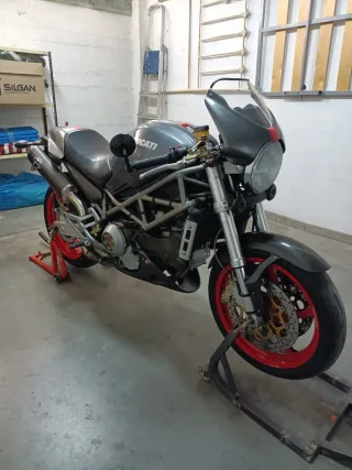 Ducati Monster S4 916
