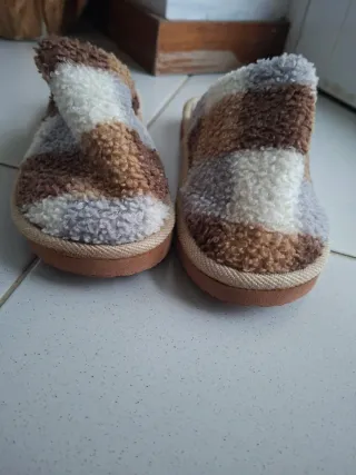 Chinelos confortáveis xadrez