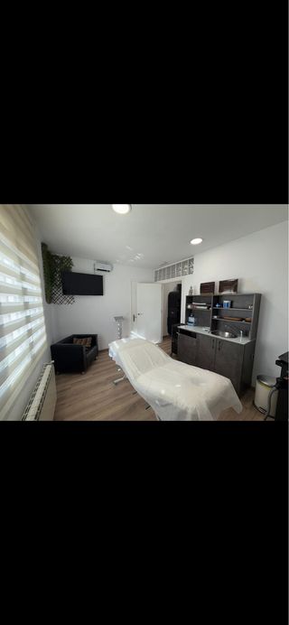 Muebles y aparatologia peluqueria y Estética