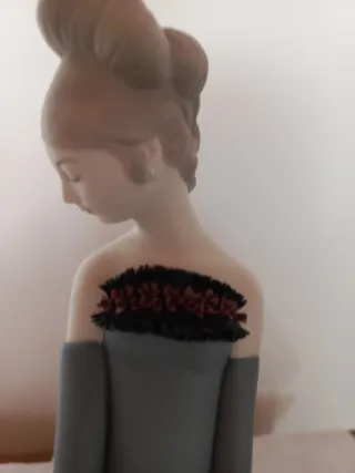 Lladro Preparada para el Baile, Pieza anual 2017