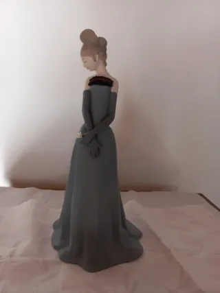Lladro Preparada para el Baile, Pieza anual 2017