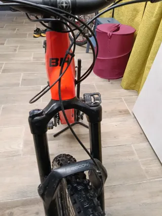 Bicicleta eléctrica doble suspensión BH