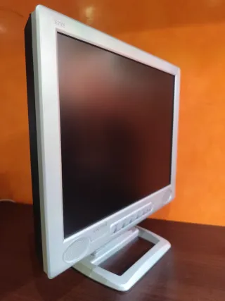 Monitor Captiva E1701 plata 17"