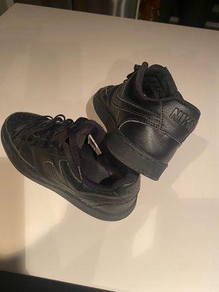 2 Pares Nike Court Vision Negros