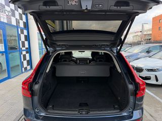 Volvo XC60 2.0 T8 AWD Momentum Auto