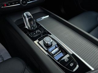 Volvo XC60 2.0 T8 AWD Momentum Auto