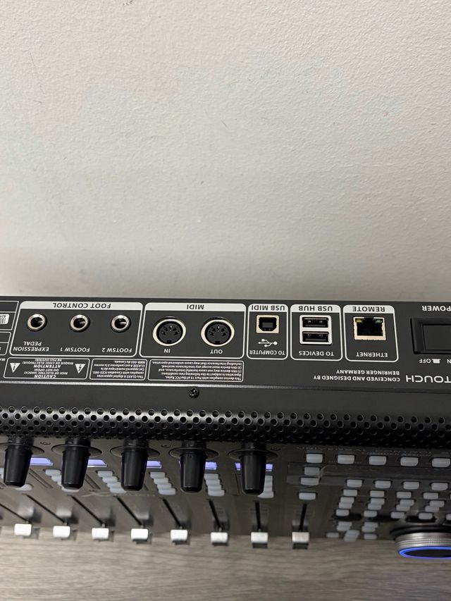 Behringer X-TOUCH Universal Control Surface
