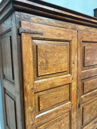 Armario antiguo restaurado madera