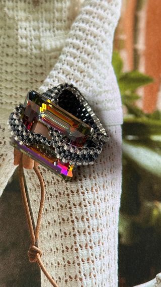 Anillo cristal facetado multicolor