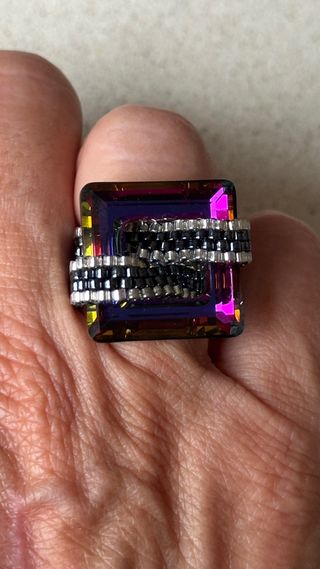 Anillo cristal facetado multicolor