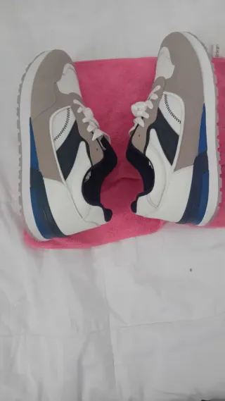 Zapatillas deportivas hombre beige, azul y blanco