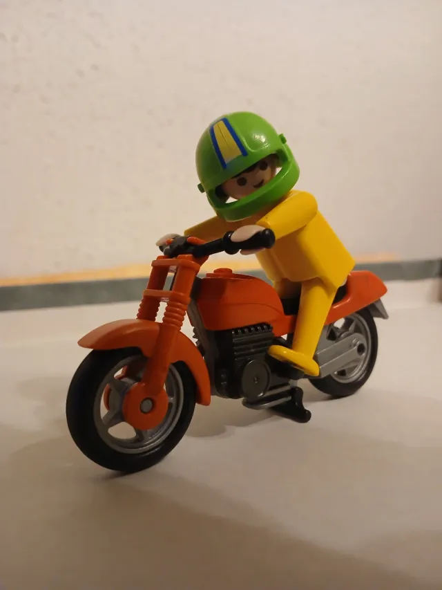 Playmobil Motorista con Moto y Casco