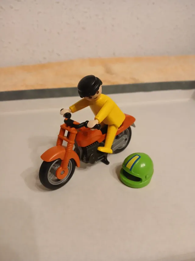 Playmobil Motorista con Moto y Casco