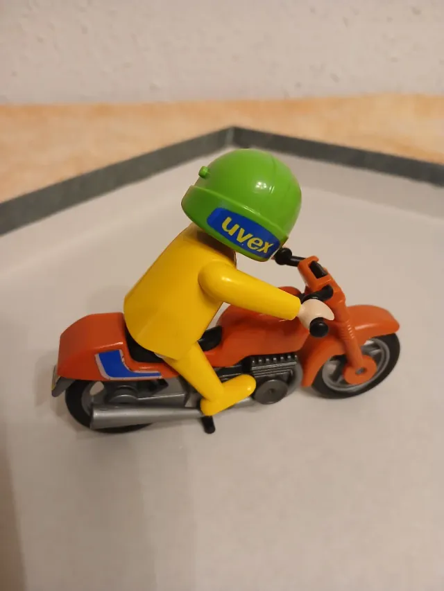 Playmobil Motorista con Moto y Casco