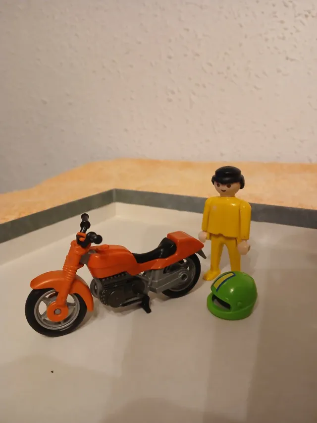 Playmobil Motorista con Moto y Casco