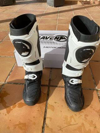 Botas Motocross Enduro Raven Negras y Blancas