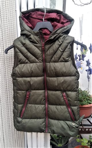 Chaleco Zara Kids con capucha