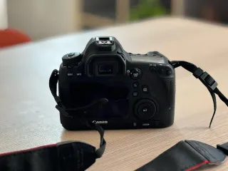 Canon EOS 6D - Cuerpo Full Frame