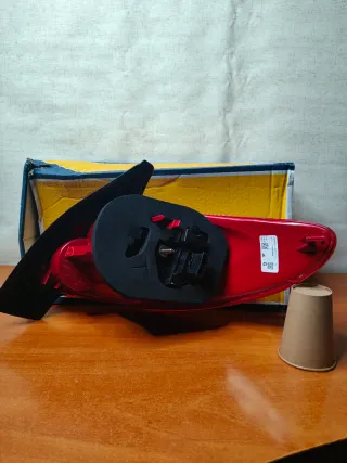 Luz trasera Peugeot 206
