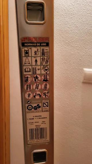 Escalera aluminio 1 tramo 7 peldaños 2.2m