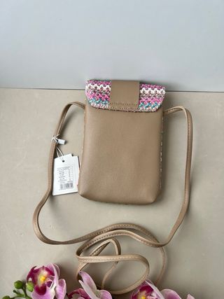 Bandolera tejida multicolor. Nuevo con etiquetas.