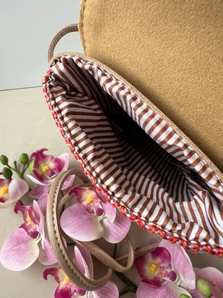 Bandolera tejida multicolor. Nuevo con etiquetas.