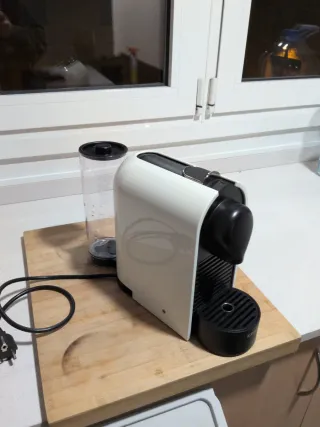 Cafetera Nespresso Krups Blanca