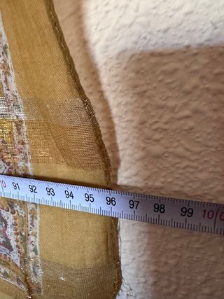 Pañuelo estampado dorado y multicolor