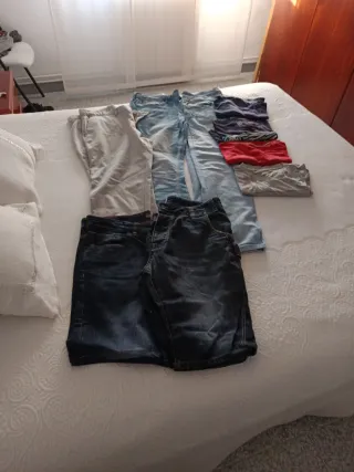 Lote Ropa Chico: Camisetas y Vaqueros
