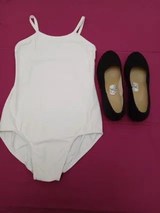Maillot ballet blanco y zapatos carácter negros