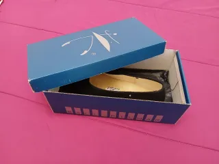 Maillot ballet blanco y zapatos carácter negros