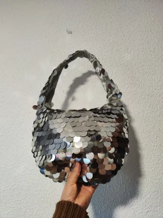 Bolso de lentejuelas plateadas