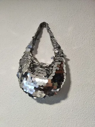 Bolso de lentejuelas plateadas