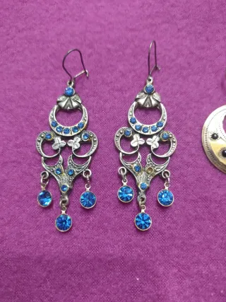 Pendientes de plata con detalles azules
