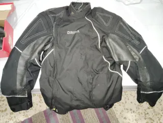 Chaqueta de moto negra