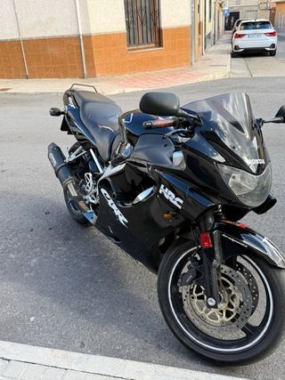 Honda CBR 600F 2000 Negra