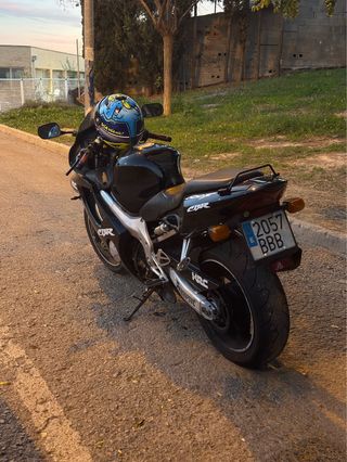 Honda CBR 600F 2000 Negra