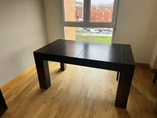 Mesa de comedor extensible madera oscura