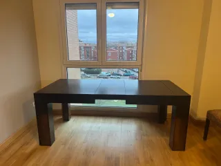 Mesa de comedor extensible madera oscura