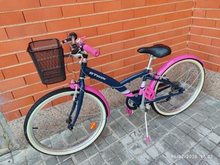 Bicicleta infantil Btwin azul y rosa