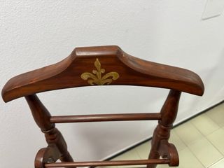 Galán de noche de madera